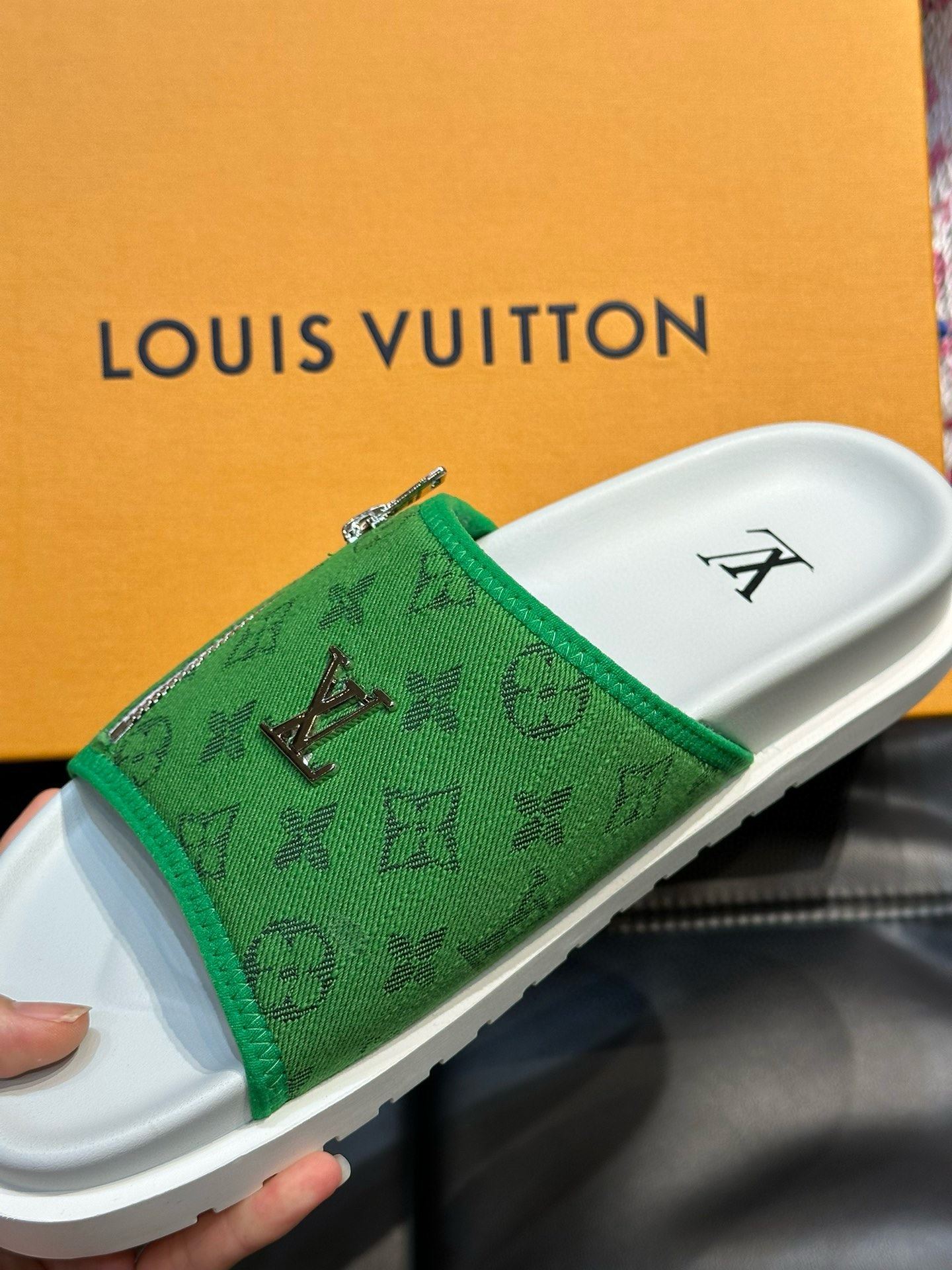 Louis Vuitton Slippers